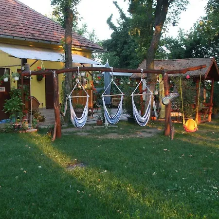 Facanos Vendeghaz Guest house *